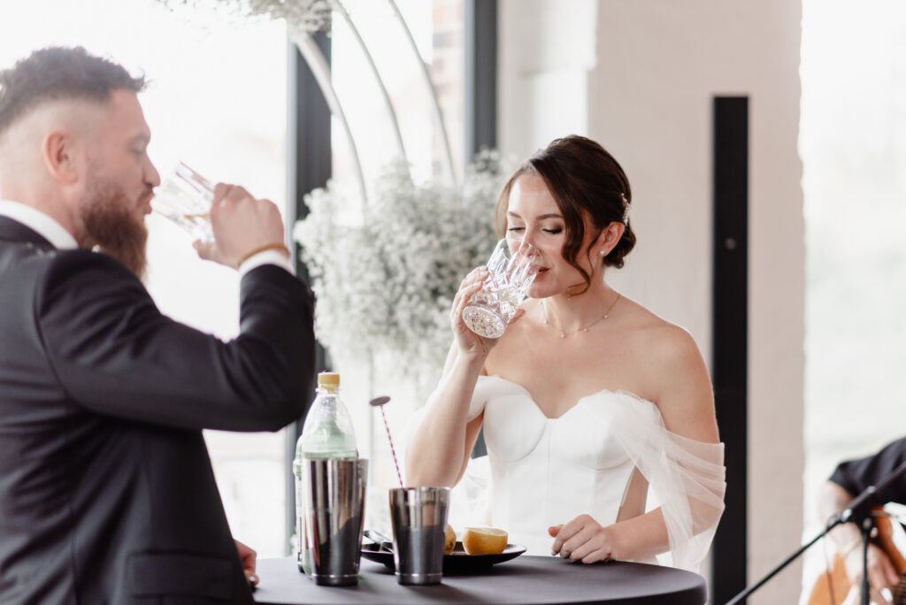 Weddingplanerin Linda begleitet emotionale Trauungszeremonie mit Ringübergabe