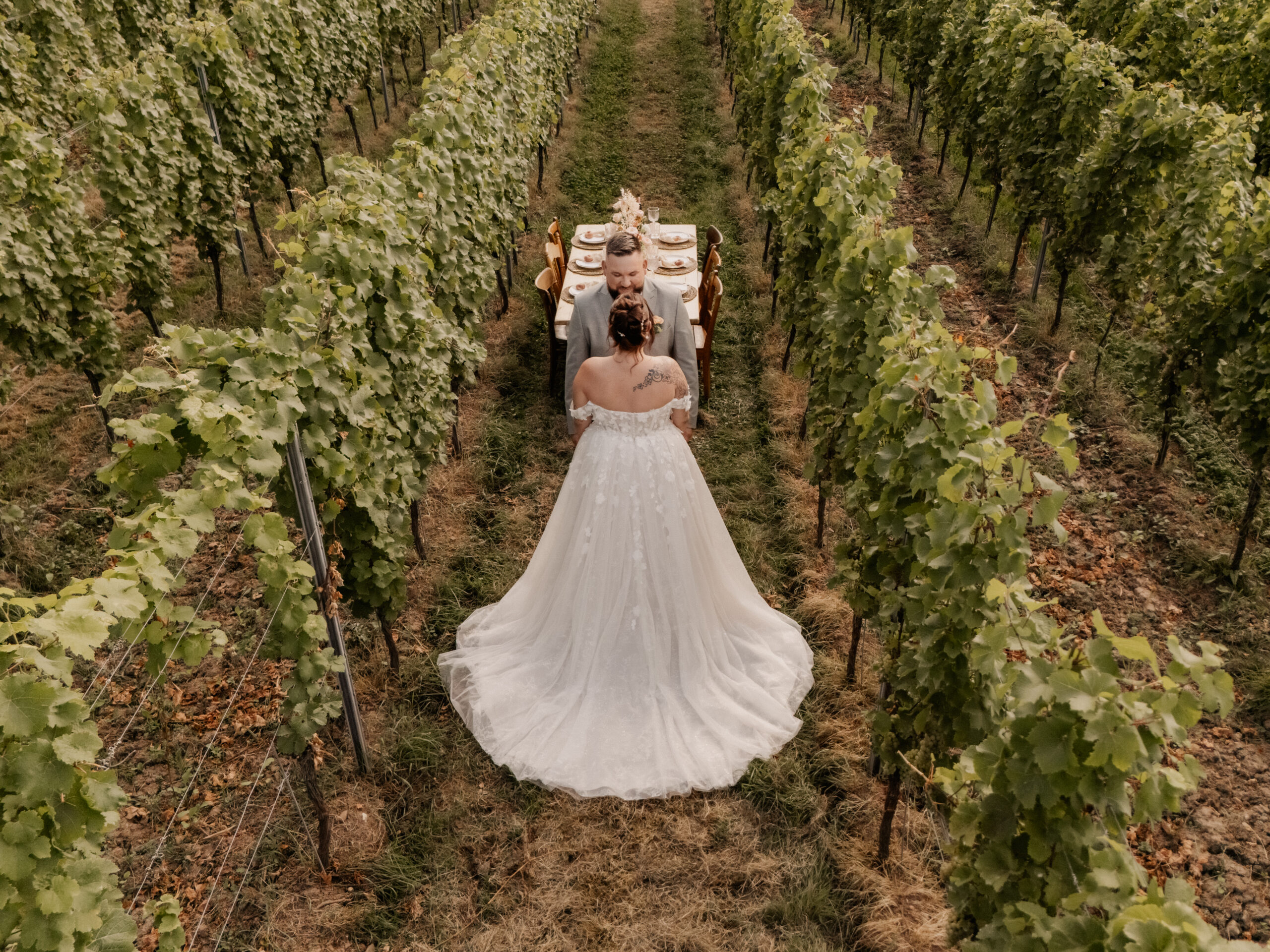 Elegante Blumendekoration von Dalin Hochzeitsplanung für Hochzeit im Saarland. Weddingplanerin Linda Swierczek